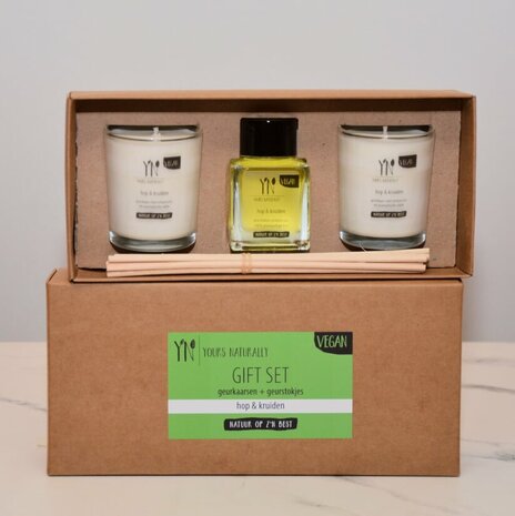 Yours Naturally: giftset: geurkaarsen + geurstokjes - hop en kruiden